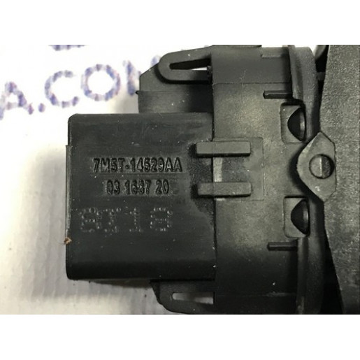Кнопка стеклоподъемника задняя Ford Focus 2 2008-2010 7M5T14529AA
